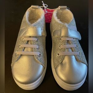 Girl’s sneakers